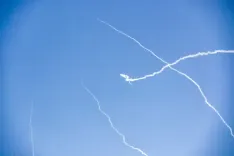 ईरान ने इजरायल पर फिर दागीं मिसाइलें, डिफेंस सिस्टम हुआ एक्टिव: आईडीएफ