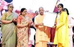 सीएम योगी का ऐलान: आंगनवाड़ी में 5,000 कार्यकत्रियों और 60,000 सहायिकाओं की भर्ती का लक्ष्य