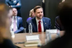 इजरायल: अमेरिका रवाना होने से पहले वेंस ने कहा, 'वेस्ट बैंक पर इजरायली संसद का मतदान बेहद मूर्खतापूर्ण' 