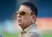 श्रेयस अय्यर का 42 गेंदों में T20 शतक, गावस्कर बोले — सैमसन को मिलना चाहिए पूरा मौका