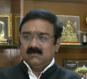 भाजपा सांसद गोपचडे का सपा पर तंज: 'हार के बाद चुनाव आयोग दिखता है, जीत में भगवान'