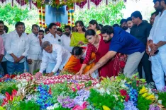 YSR birth anniversary: Jagan, Sharmila pay tributes at Idupulapaya on 77th