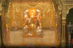 जयपुर के मोती डूंगरी गणेश मंदिर में सिंधारा रस्म: ३५०० किलो मेहंदी से अविवाहित भक्तों की मनोकामना पूरी होने की मान्यता