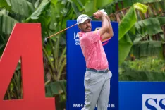 How is Gaganjeet Bhullar Performing at the Jakarta International Championship?