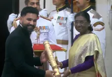 Jal Shakti Minister Paatil congratulates Padma awardees