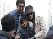 क्या जम गया गुलमर्ग का द्रंग झरना? मनमोहक नजारे देखने उमड़ी सैलानियों की भीड़