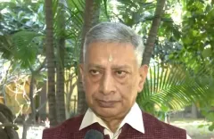 जामिया 'फ्री कश्मीर' पोस्टर विवाद: पूर्व डीजीपी एसपी वैद बोले — पहले विश्वविद्यालय करे कार्रवाई