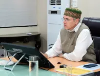कुलगाम आतंकी हमला: CM उमर अब्दुल्ला ने मृत मजदूरों के परिवारों को ₹10-10 लाख मुआवजे का ऐलान किया