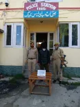 बड़गाम पुलिस ने खाग में ड्रग पेडलर गिरफ्तार किया, मक्के के छिलकों में छिपाई थी चरस