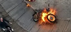 जमशेदपुर मेले में 'मौत के कुएं' के दौरान बाइक में आग, करतब दिखाती युवती झुलसी