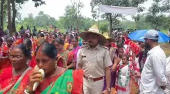 साल के पेड़ों को राखी बांधकर सैकड़ों आदिवासी महिलाओं ने लिया वन संरक्षण का संकल्प, 'लेडी टार्जन' जमुना टुडू रहीं अगुवा