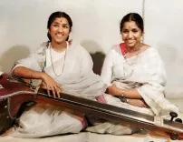 आशा भोसले और लता मंगेशकर के साथ गाए गानों की संख्या जानकर रह जाएंगे दंग!