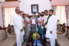 जातीय जनगणना में OBC के लिए अलग कॉलम की मांग: रांची में कांग्रेस का लोकभवन मार्च, राज्यपाल को सौंपा ज्ञापन