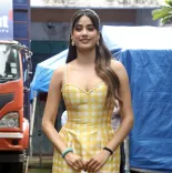 Did Janhvi Kapoor Turn into a ‘Rickshaw Driver’ for Maniesh Paul on the Sets of ‘Sunny Sanskari Ki Tulsi Kumari’?