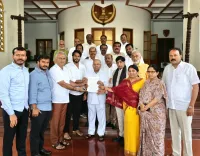 JD(S) delegation meets Karnataka Governor over NICE project irregularities