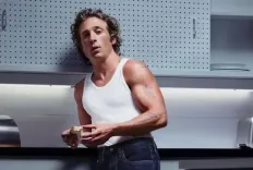 Does Jeremy Allen White Still Love His Ex-Girlfriend Rosalia?
