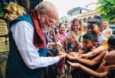 BJP celebrates Bengal Assembly lead with jhalmuri, trends show 194 seats