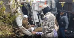 झारखंड में ट्रक गिरने से दो घायल, कोयले के रैक से हुई टक्कर