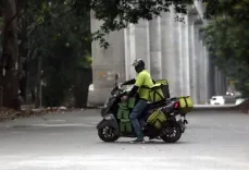 क्या झारखंड में डिलीवरी बॉय और ओला-उबर चलाने वालों के हक में पारित विधेयक को राज्यपाल ने मंजूरी दी?