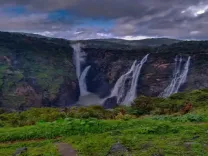 जोग फॉल्स: गर्मियों में साहसिकता का अद्वितीय अनुभव, 1400 सीढ़ियाँ उतरकर पहुँचें