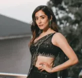 Jonita records 'Tera Ho Jaun' from hotel room during tour for Hai Jawani Toh Ishq Hona Hai
