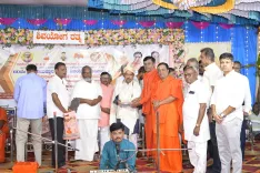 Joshi attends Basava Purana fest at Gadag mutt