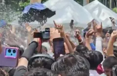 JPSC protest: Students breach 8 barricades, dance under water cannons in Ranchi