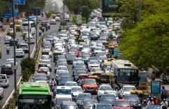 दिल्ली में पुराने वाहनों पर बड़ी कार्रवाई की तैयारी, पेट्रोल पंप पर ही होंगे सीज