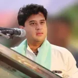 Did Jyotiraditya Scindia Review Development Projects in MP's Guna on His Father's Death Anniversary?