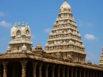 क्या कैलाशनाथर मंदिर कांचीपुरम का गहना है, जिसमें 10 फीट ऊंचा शिवलिंग है?