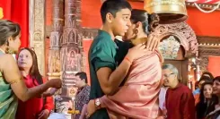 क्या काजोल और बिपाशा ने नॉर्थ बॉम्बे सर्बोजनिन दुर्गा पूजा पंडाल में बच्चों के साथ किया दर्शन?