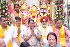 दिल्ली : भगवान श्री जगन्नाथ का सीएम रेखा गुप्ता ने खींचा रथ, बोलीं- ये समाज कल्याण का एक दिव्य माध्यम