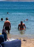 Kareena Kapoor shares 'hot husband' Saif Ali Khan's Greece beach moment