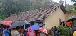 मंगलुरु में भारी बारिश के दौरान मलबे में दबा मकान, दो बच्चियों समेत तीन की मौत; तीन घायल