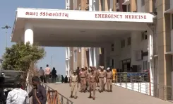 करूर भगदड़: क्या घायलों की सूची जारी हुई? सरकारी अस्पताल के बाहर भारी पुलिस बल क्यों तैनात है?