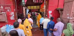 क्या काशी में नवरात्रि के चौथे दिन मां कूष्मांडा के दर्शन के लिए लगी लंबी कतार?