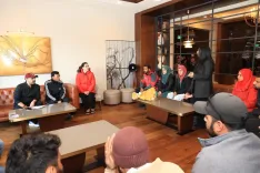 कश्मीर के युवा खिलाड़ियों से मिलकर मिली अपार खुशी: डॉ. मनसुख मंडाविया