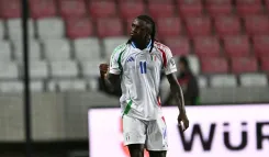 How did Kean lead Italy to victory while Kosovo shocked Sweden?