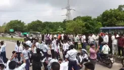 Kejriwal backs children demanding quality education