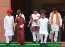 डिंपल यादव का आरोप: युवाओं और रोज़गार के सवालों से ध्यान भटका रही केंद्र व यूपी सरकार