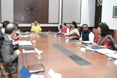 क्या केंद्रीय मंत्रियों ने उपराष्ट्रपति से मंत्रालयों की उपलब्धियों की जानकारी साझा की?