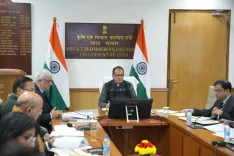 क्या शिवराज सिंह चौहान ने केंद्रीय योजनाओं का लाभ समय पर पहुंचाने के लिए राज्यों के कृषि मंत्रियों के साथ समीक्षा बैठक की?