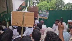 क्या विधायक सतीश दास का टिकट खतरे में है? लालू-राबड़ी आवास पर कार्यकर्ताओं का विरोध