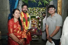 Kishan Reddy offers Dussehra prayers at Hyderabad's Mahankali Temple