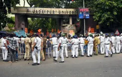 Jadavpur University clashes: SFI-ABVP violence erupts again, varsity emblem damaged