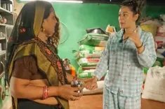 कृष्णा श्रॉफ की बिगड़ी तबीयत, गांव में नहीं खाया खाना तो आंटी की आंखों में आए आंसू
