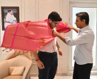 KTR Felicitates JEE Advanced Topper Vivan Mahiswari