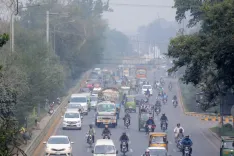 Lahore world's most polluted city with AQI 419; air pollution cuts Pakistan life expectancy by 3.9 years