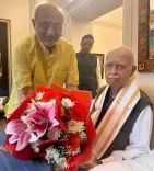 लालकृष्ण आडवाणी से मिले सीपी राधाकृष्णन, लिया आशीर्वाद