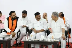 Lalan Singh joins NDA district chiefs meet in Patna